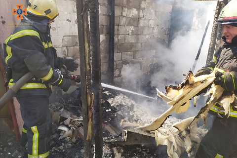 В г. Каменское ликвидировали пожар в летней кухне Днепродзержинск