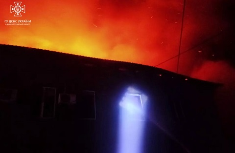 В Каменском горело заброшенное здание Днепродзержинск