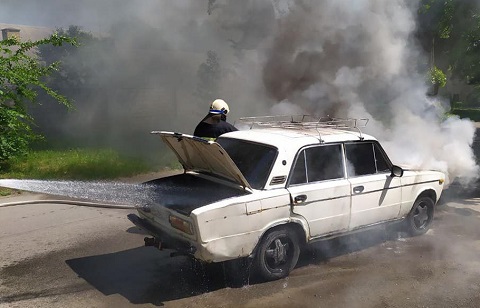 В Южном районе г. Каменское произошло возгорание автомобиля Днепродзержинск
