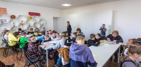 В Каменском для детей провели мастер-класс по арттерапии Днепродзержинск