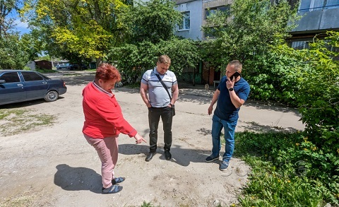 Сотрудники КП «Добробут г. Каменское помогли жителям дома Днепродзержинск