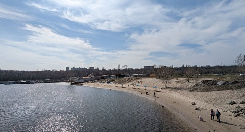 В Каменском приводят в порядок пляжную зону Днепродзержинск