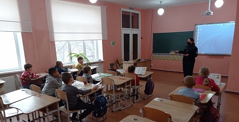 Спасатели Каменского района провели с детьми познавательный урок Днепродзержинск