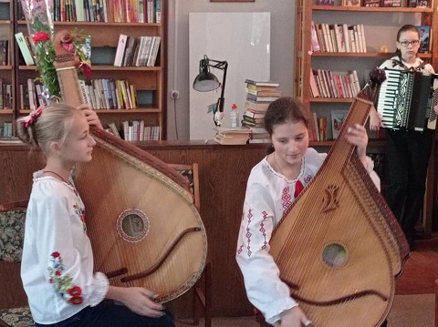 В Каменском празднично отмечают Всеукраинский день библиотекаря Днепродзержинск