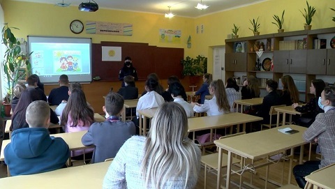 Каменские правоохранители провели уроки для детей Днепродзержинск