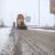 Сотрудники коммунальных служб г. Каменское расчищают улицы