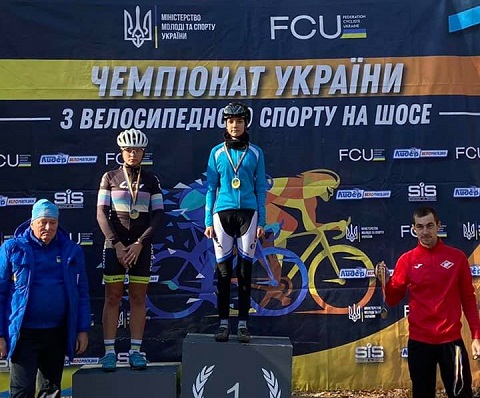 Каменские велогонщики на всеукраинских соревнованиях завоевали 5 наград Днепродзержинск