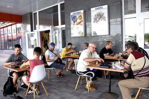 В Каменском провели турнир выходного дня по шахматам Днепродзержинск