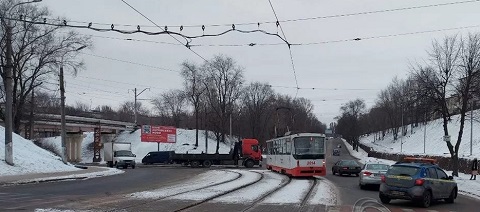 В Каменском временно было заблокировано движение трамвая № 1 Днепродзержинск