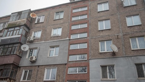 В подъездах домов г. Каменское устанавливают металлопластиковые окна Днепродзержинск