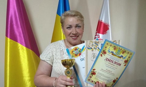 Сольная исполнительница из г. Каменское стала лауреатом песенного конкурса в Буче