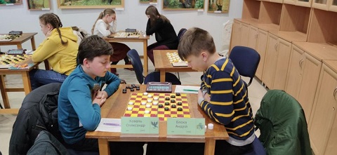 Блиц-игра на чемпионате страны по шашкам-100 принесла спортсменам Каменского 3 медали Днепродзержинск