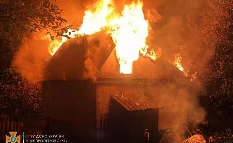 В Южном районе Каменского горел дачный домик Днепродзержинск
