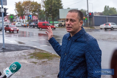 На оживленном перекрестке г. Каменское в работу включили светофор Днепродзержинск