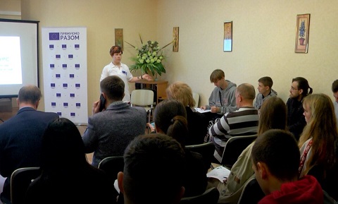 В Каменском молодёжь обучают навыкам оказания  первичной медпомощи Днепродзержинск