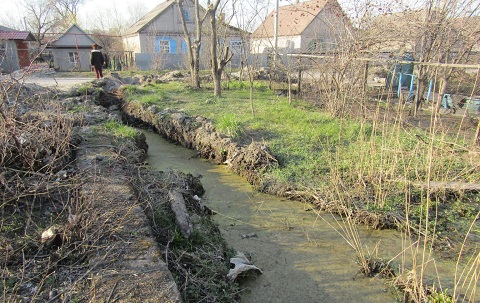 В Каменском проводят очистку ливневой канализации Днепродзержинск