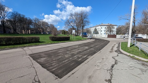 В Каменском дорожные рабочие провели укладку асфальта по проспекту Аношкина Днепродзержинск