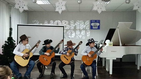 В школе искусств г. Каменское провели новогодний благотворительный концерт Днепродзержинск