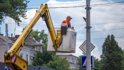 В Каменском устанавливают светофоры Днепродзержинск